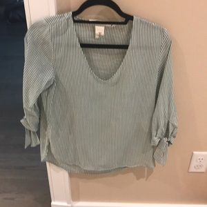 H&M v neck tie sleeve green and white striped top